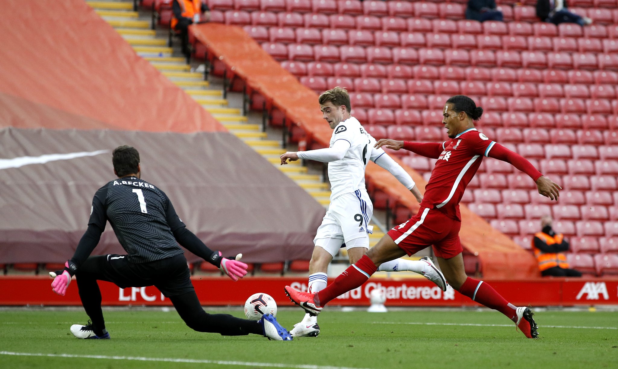 间引发了持 间引发了持